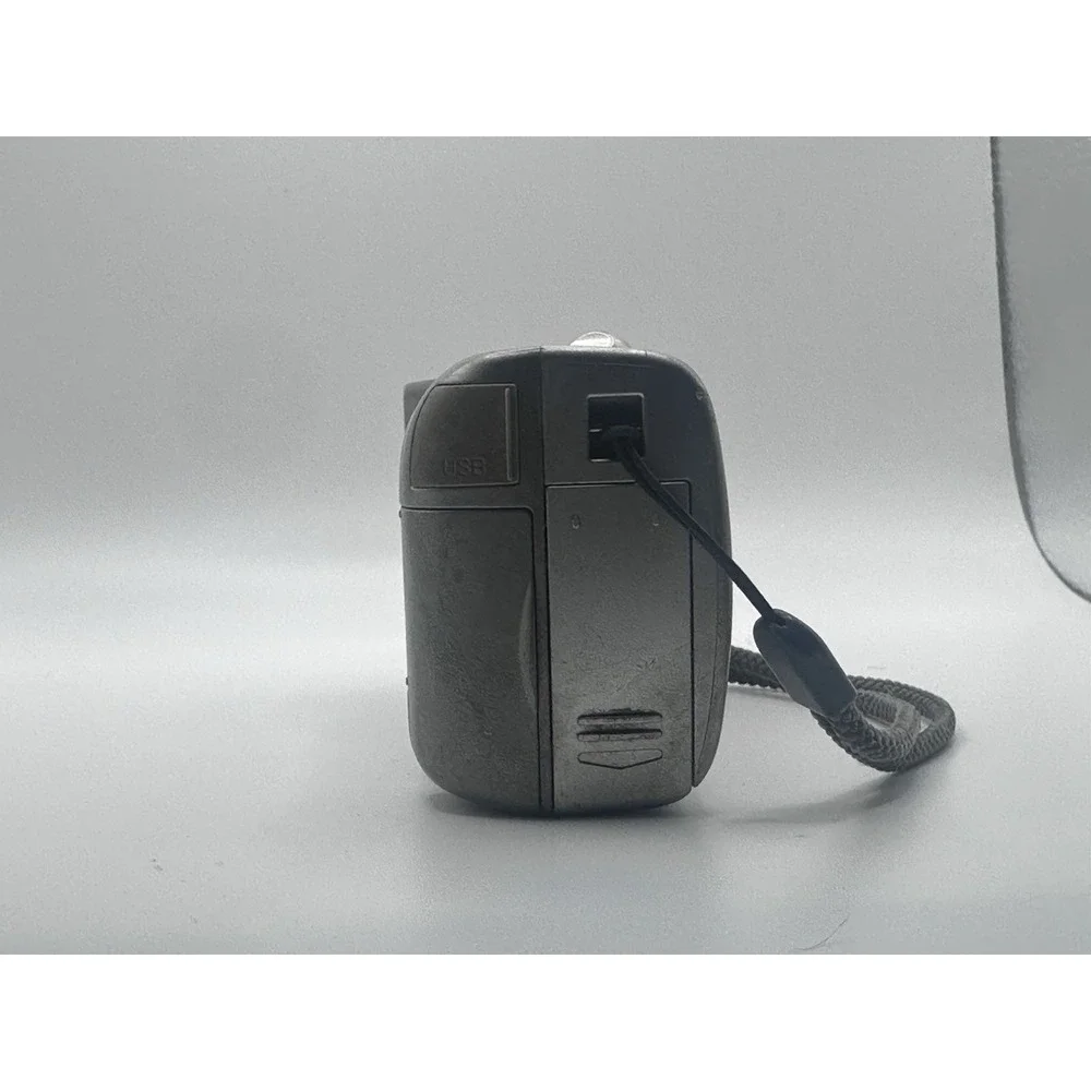 Olympus CAMEDIA D-540 Zoom 3.2MP Digital Camera Untested For Parts/ Repair